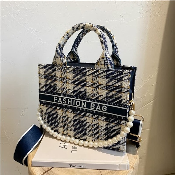 VINTAGE PURSE - Picture 2 of 4